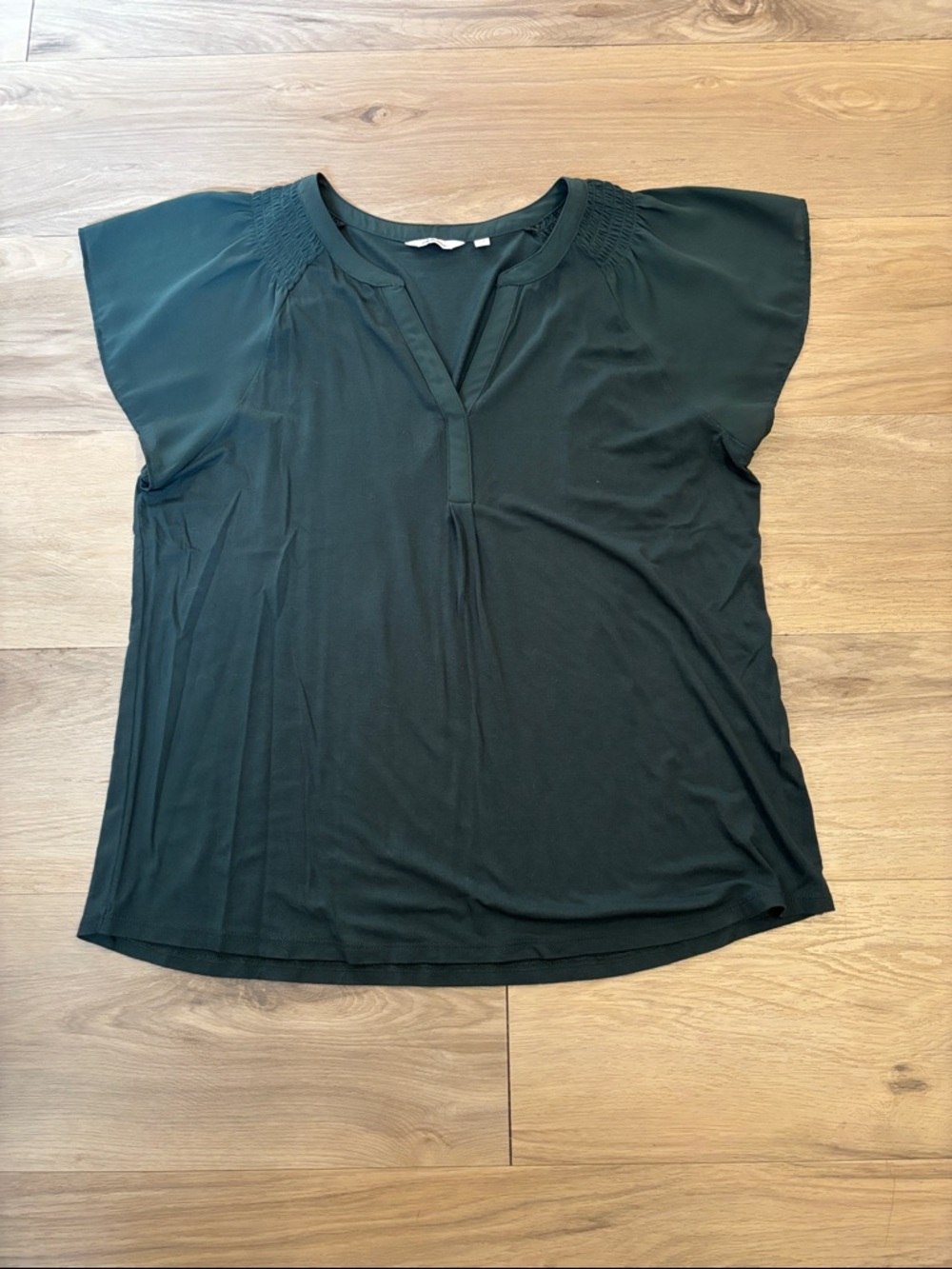 Reitmans Deep Green Short Sleeve Split-Neck Blouse